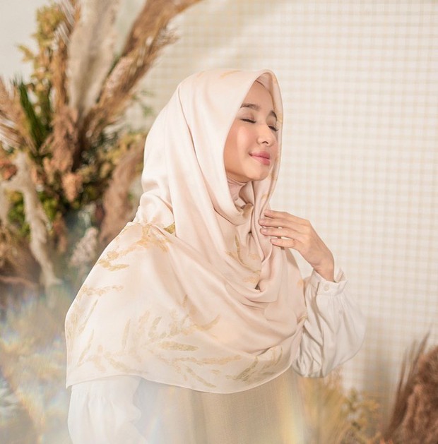 Hijab kreasi inner ninja yang tampak manis/instagram.com/laudyachynthiabella