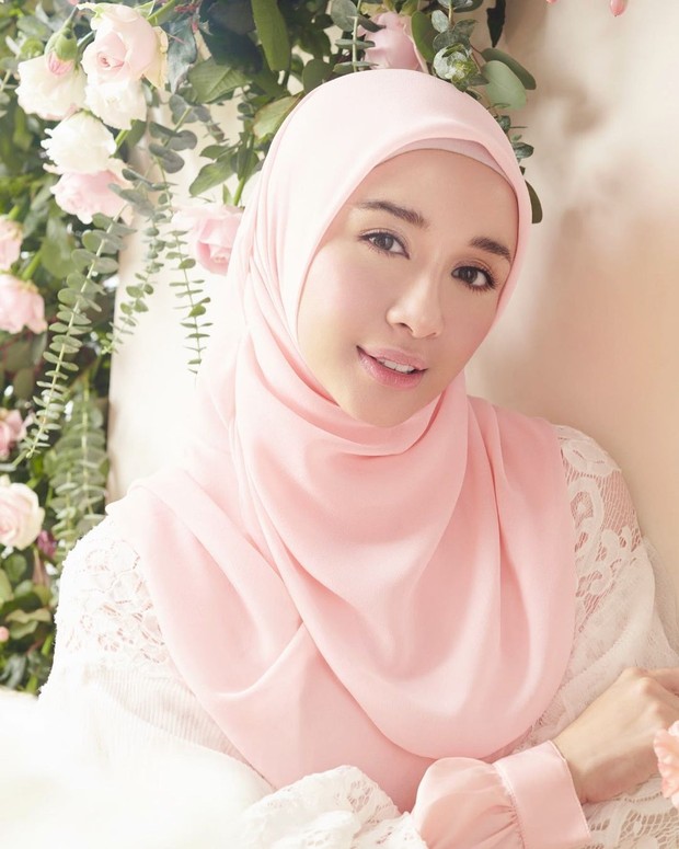 Hijab warna senada dengan busana yang dipakai/instagram.com/laudyachynthiabella
