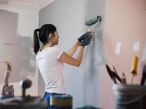 Apa Bisa Pakai Cat Interior untuk Mengecat Luar Rumah? Ini Kata Pakar Apa Bisa Pakai Cat Interior untuk Mengecat Luar Rumah? Ini Kata Pakar