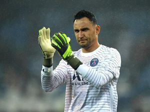 Cedera, Navas Terancam Absen Lawan Bayern?