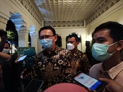 Momen Ahok Malam-malam Temui Walkot Gibran