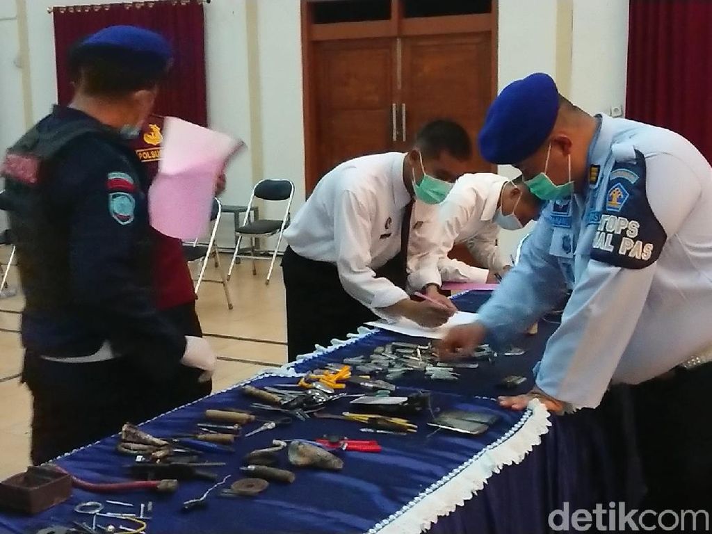 HP hingga Sajam Masuk Lapas Tulungagung, Kalapas Akui Ada Kelengahan HP hingga Sajam Masuk Lapas Tulungagung, Kalapas Akui Ada Kelengahan