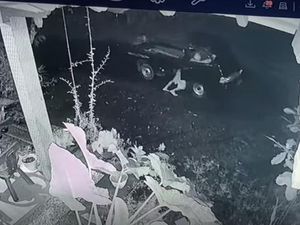 Viral! Aksi Maling Dorong Mobil Pikap Curian di Jepara Terekam CCTV
