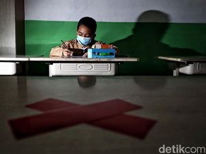 LaporCOVID-19: Sekolah Dilaporkan Jadi Klaster COVID-19 LaporCOVID-19: Sekolah Dilaporkan Jadi Klaster COVID-19