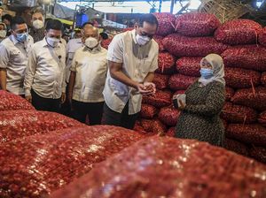 Jelang Ramadhan Mendag Blusukan ke Pasar Kramat Jati Jelang Ramadhan Mendag Blusukan ke Pasar Kramat Jati