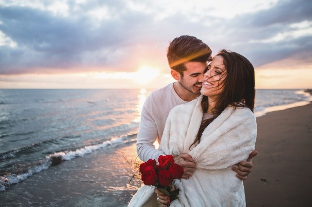 Mereka siap untuk berpetualang dan mencoba hal-hal baru/freepik.com Meskipun elemen api tidak kesulitan dalam menemukan hal baru untuk dilakukan dan dicoba, mereka juga siap untuk mencoba apa saja yang membuat pasangannya penasaran.