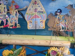 Warga di Klaten Gelar Sadranan Sederhana, Pajang Wayang-Jajan Pasar