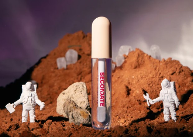 Secondate Gel Lip Gloss in Stargazing / foto: secondatebeauty.com Secondate Gel Lip Gloss in Stargazing / foto: secondatebeauty.com