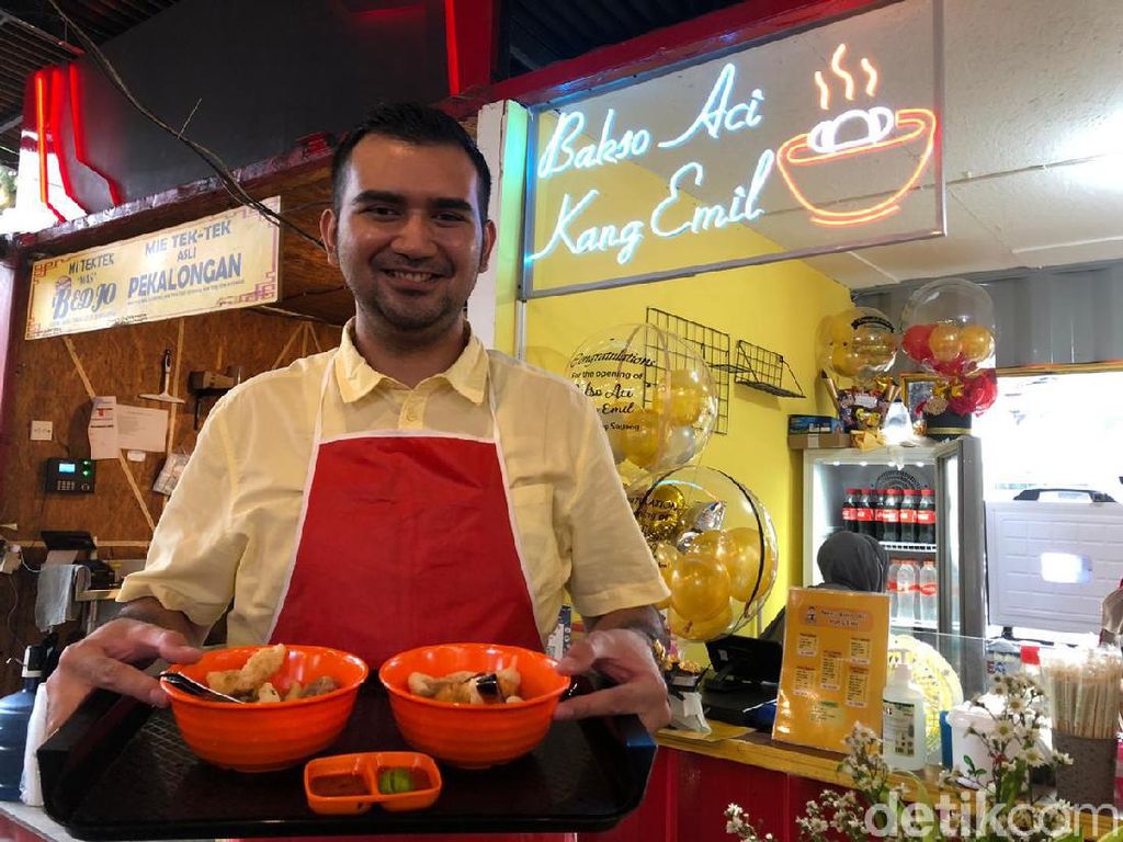 Slurpp! Bakso Aci Racikan Kang Emil yang Gurihnya Bikin Nagih Slurpp! Bakso Aci Racikan Kang Emil yang Gurihnya Bikin Nagih