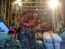 Marinir TNI AL Diterjunkan ke NTT, Bantu Warga yang Terdampak Bencana Alam