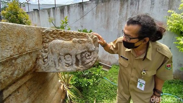 Foto: Yoni Raksasa Seberat 5 Ton Ditemukan di Magelang