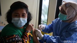 288 Guru di Jatiasih Bekasi Divaksinasi COVID-19