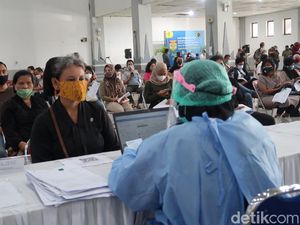 Vaksinasi Abdi Dalem Keraton Jogja