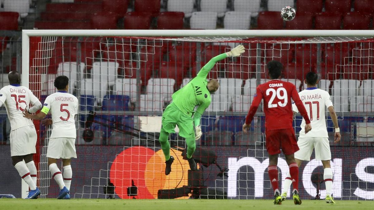 Kiper PSG Keylor Navas membuat 10 penyelamatan melawan Bayern Munich. (Foto: AP/Matthias Schrader)