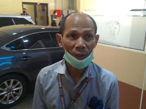 Bareskrim Periksa Ekonom Ichsanuddin Noorsy Terkait Kasus Pencemaran Nama Baik Bareskrim Periksa Ekonom Ichsanuddin Noorsy Terkait Kasus Pencemaran Nama Baik