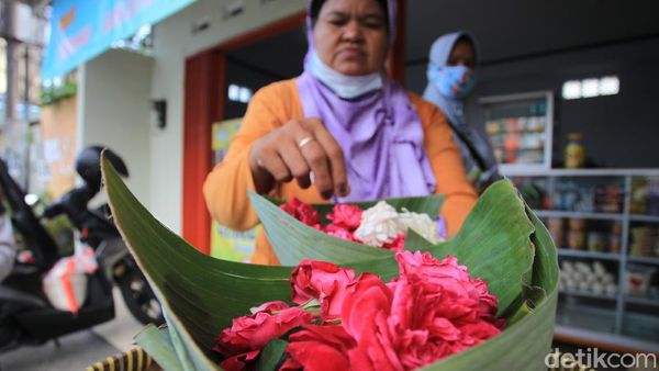 Geliat Penjualan Bunga Tabur di Bantul