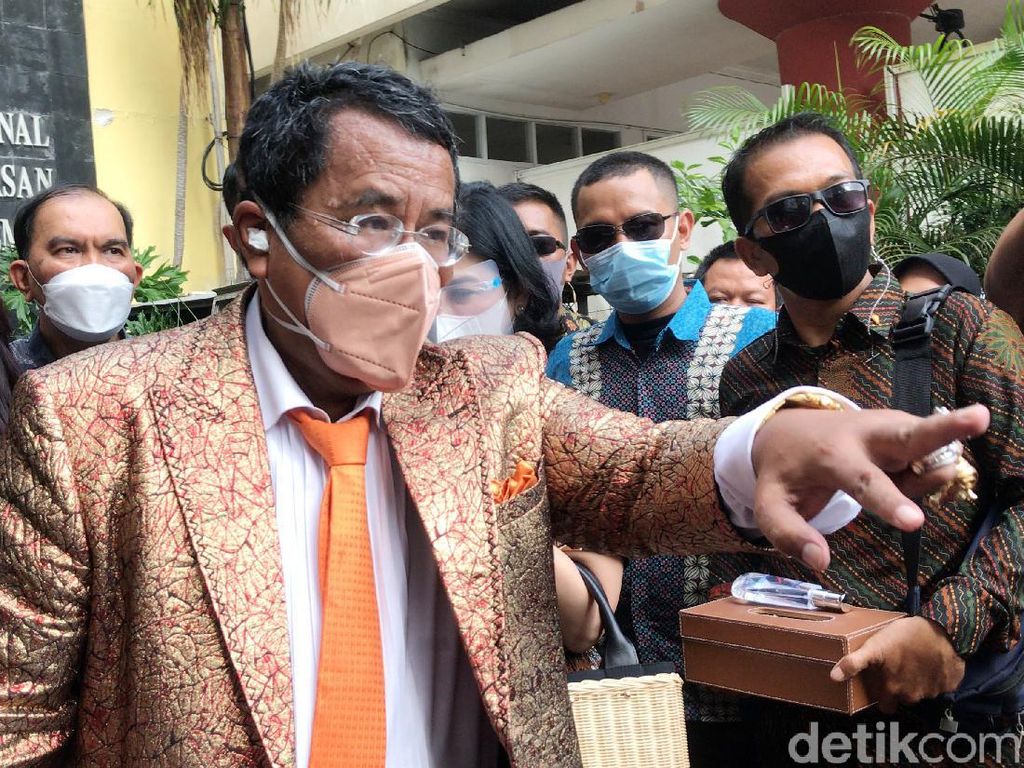 Cinta Lama Belum Kelar! Hotman Paris Unggah Foto Meriam Bellina Cinta Lama Belum Kelar! Hotman Paris Unggah Foto Meriam Bellina