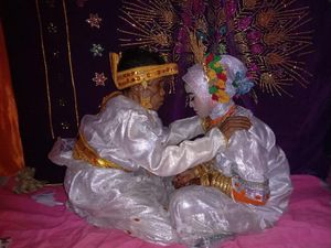 Dari Kebun Cokelat Cinta Kakek 58 Tahun-Gadis 19 Tahun Melekat