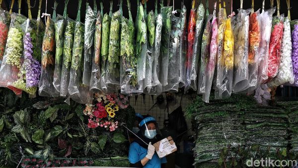 Ketika Vaksin COVID-19 Picu Kebangkitan Ekonomi RI