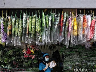 Ketika Vaksin COVID-19 Picu Kebangkitan Ekonomi RI