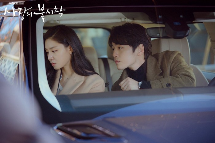Kim Jung Hyun dan Seo Ji Hye di drama Korea Crash Landing On You