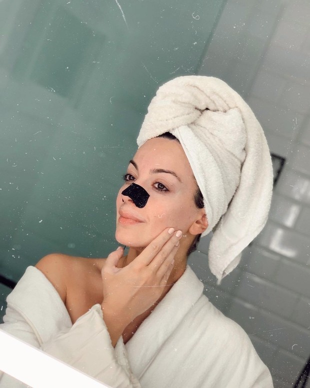 Tetapi jika ingin menggunakannya, setidaknya gunakan dengan benar karena pore strip bekerja dengan mengelupas lapisan luar kulit dan mereka dapat menyebabkan iritasi bahkan kapiler pecah jika robek terlalu keras.