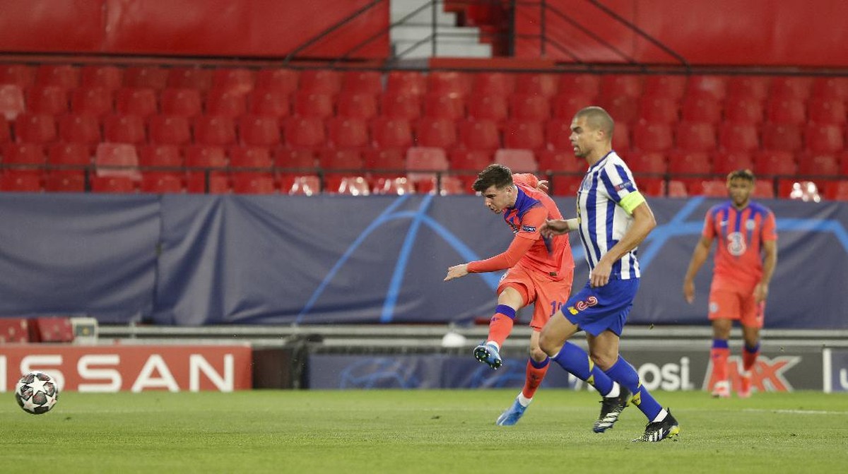 Chelsea sempat dibuat kerepotan oleh Porto. (Foto: AP/Angel Fernandez)