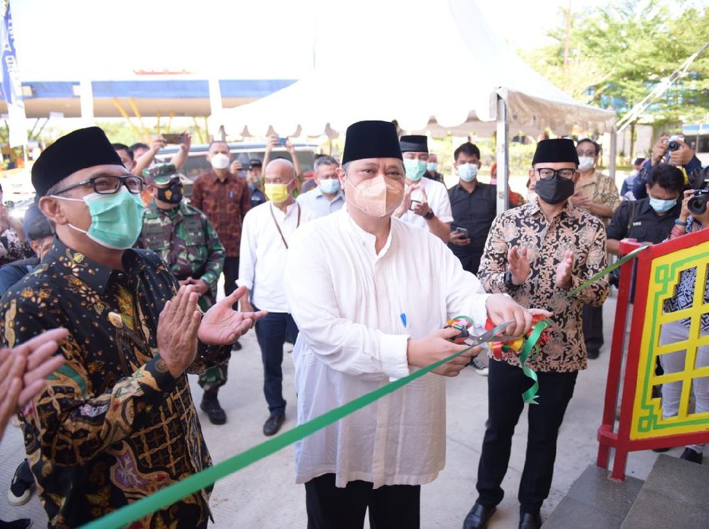 Menko Perekonomian Resmikan Masjid Jami Tine-Tang di Sentul Menko Perekonomian Resmikan Masjid Jami Tine-Tang di Sentul
