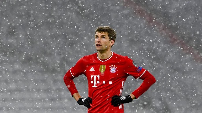 Bayern Munichs German forward Thomas Mueller reacts during the UEFA Champions League quarter-final first leg football match between FC Bayern Munich and Paris Saint-Germain (PSG) in Munich, southern Germany, on April 7, 2021. (Photo by Christof STACHE / AFP)