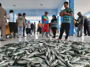 Bupati Pangandaran Akan Tertibkan Transaksi Hasil Laut di Luar TPI