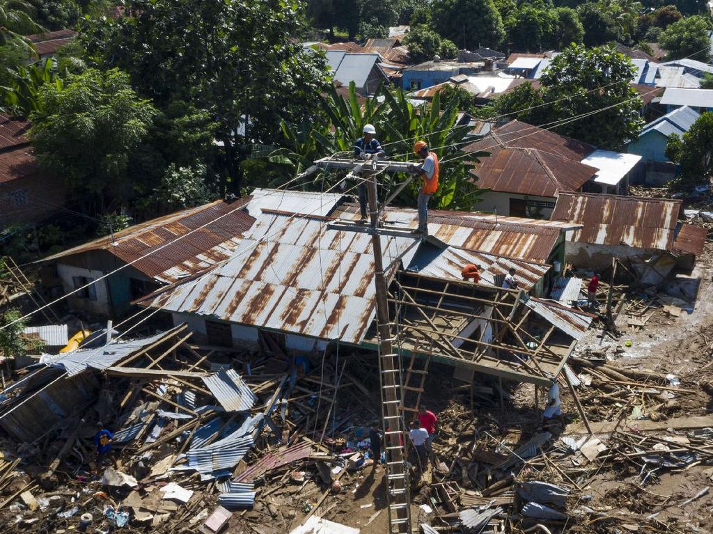 496 Site Operator Seluler Masih Tumbang Imbas Bencana di NTT 496 Site Operator Seluler Masih Tumbang Imbas Bencana di NTT