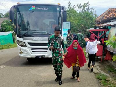 Pengungsi Kilang Balongan Mulai Kembali ke Rumah