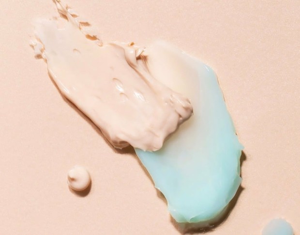 Perbedaan tekstur dan warna dari Luxcrime Perfect Canvas/Foto: Instagram.com/luxcrime_id luxcrime