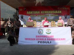 Polda Kalteng Sumbang Sembako hingga Selimut untuk Korban Banjir NTT