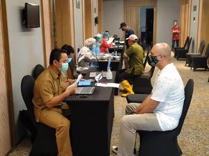 Wujudkan Wisata Sehat, 1.076 Pelaku Wisata di Senggigi Sudah Divaksin Wujudkan Wisata Sehat, 1.076 Pelaku Wisata di Senggigi Sudah Divaksin