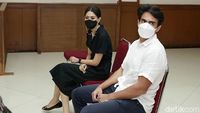 Resmi Cerai, Ke Mana Wulan Guritno saat Sidang?