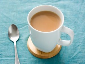 Saat Bikin Teh Susu Tuangkan Susu Baru Tehnya, Ini Alasan Ahli