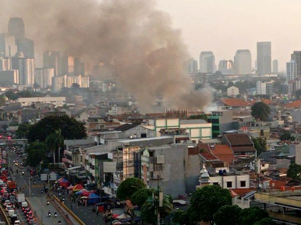 Terkini! Foto-foto Kebakaran di Tanah Abang