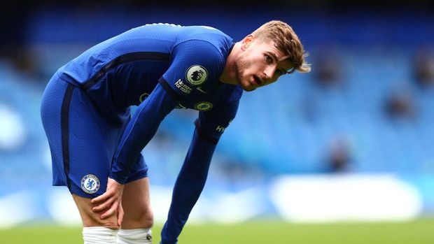 LONDON, ENGLAND - APRIL 03: Timo Werner of Chelsea looks on during the Premier League match between Chelsea and West Bromwich Albion at Stamford Bridge on April 03, 2021 in London, England. Sporting stadiums around the UK remain under strict restrictions due to the Coronavirus Pandemic as Government social distancing laws prohibit fans inside venues resulting in games being played behind closed doors. (Photo by Clive Rose/Getty Images)