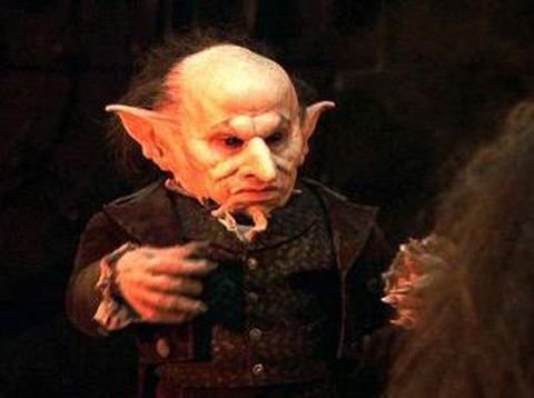 Verne Troyer pemeran Griphook.