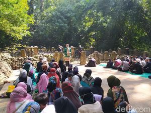 Sambut Ramadhan, Ratusan Warga Ciamis Ikuti Tradisi Ngikis