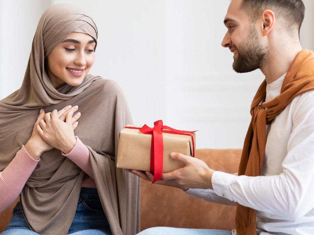 Rekomendasi 7 Hampers Hijab untuk Kado Ultah Hingga Hadiah Ramadhan Rekomendasi 7 Hampers Hijab untuk Kado Ultah Hingga Hadiah Ramadhan