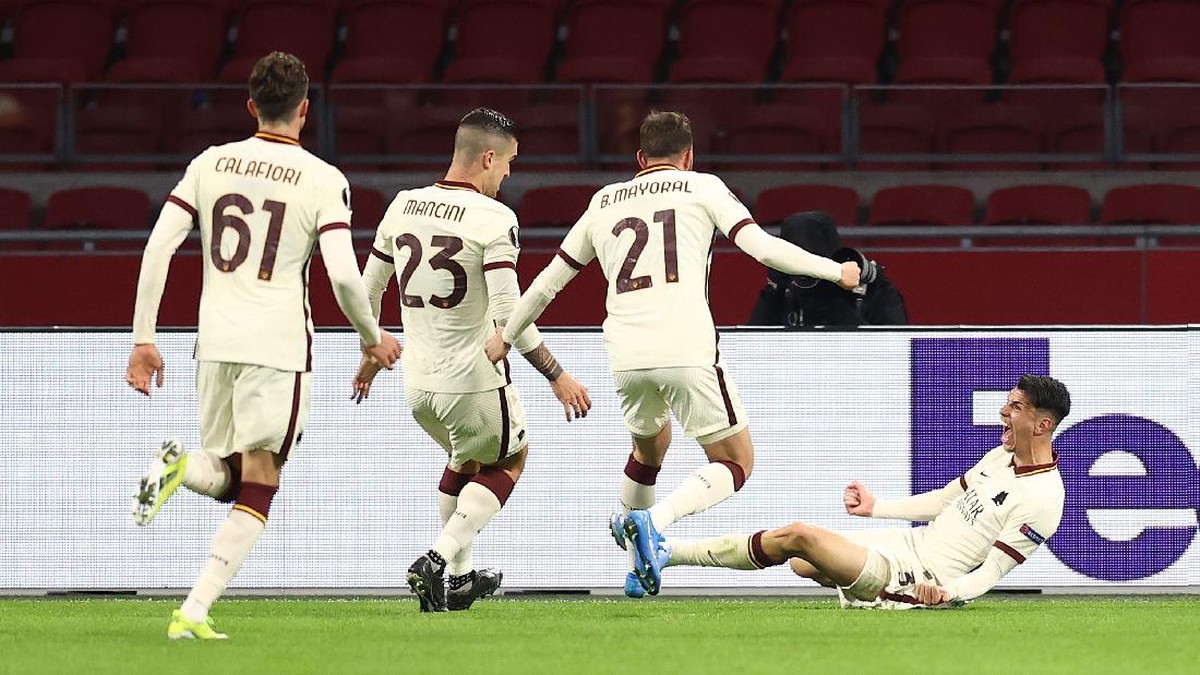 AS Roma punya mental baja untuk melakukan comeback saat menghadapi Ajax Amsterdam (Foto: Dean Mouhtaropoulos/Getty Images)