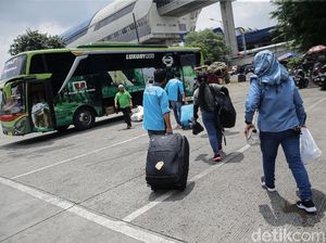 Akan Ditutup, Terminal Kampung Rambutan Masih Ramai
