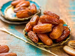 Catat! Manfaat di Balik Anjuran Nabi 3 Buah Kurma saat Berbuka