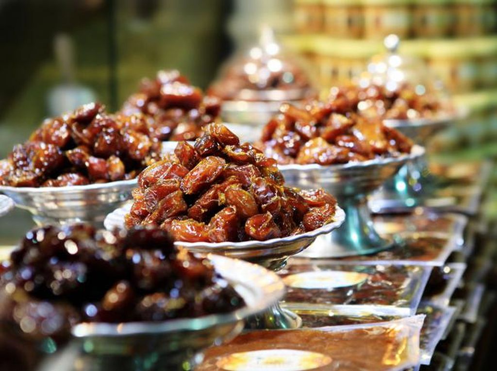 Ternyata Ini Alasan Konsumsi Kurma Dianjurkan Saat Bulan Puasa Ternyata Ini Alasan Konsumsi Kurma Dianjurkan Saat Bulan Puasa