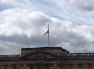Pangeran Philip Meninggal, Bendera Setengah Tiang Dikibarkan Pangeran Philip Meninggal, Bendera Setengah Tiang Dikibarkan