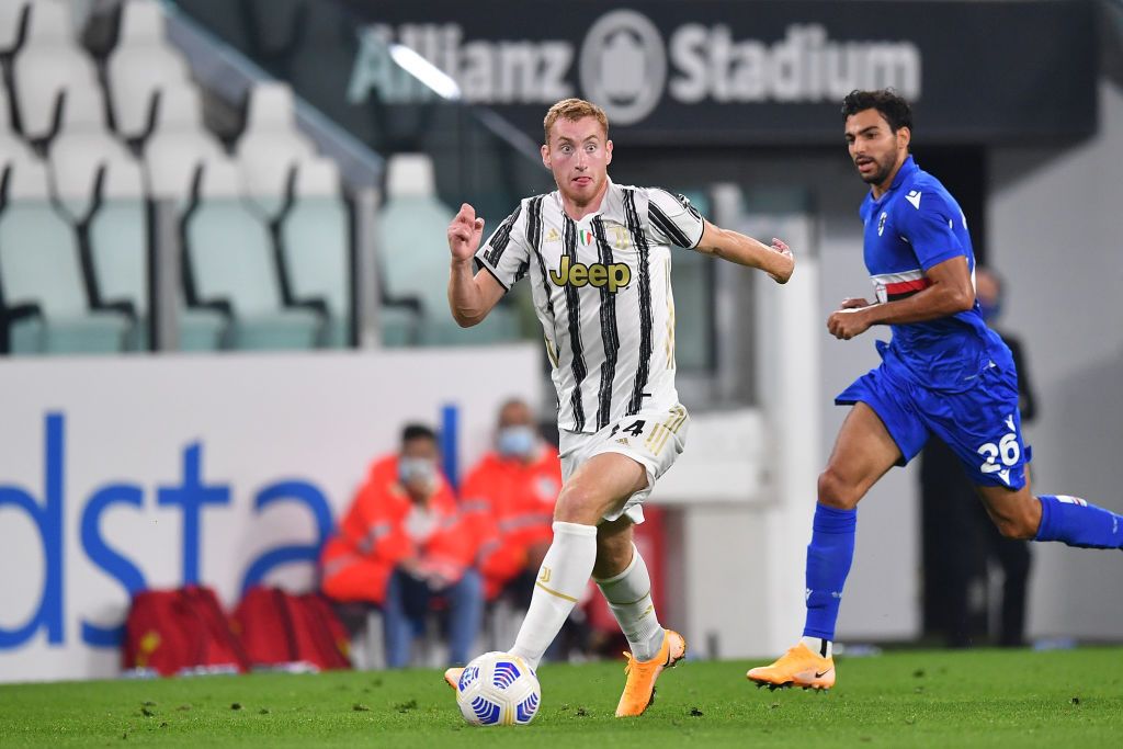 TURIN, ITALY - SEPTEMBER 20:  Dejan Kulusevski of Juventus in action against Mehdi Leris of UC Sampdoria during the Serie A match between Juventus and UC Sampdoria at Allianz Stadium on September 20, 2020 in Turin, Italy.  (Photo by Valerio Pennicino/Getty Images)
