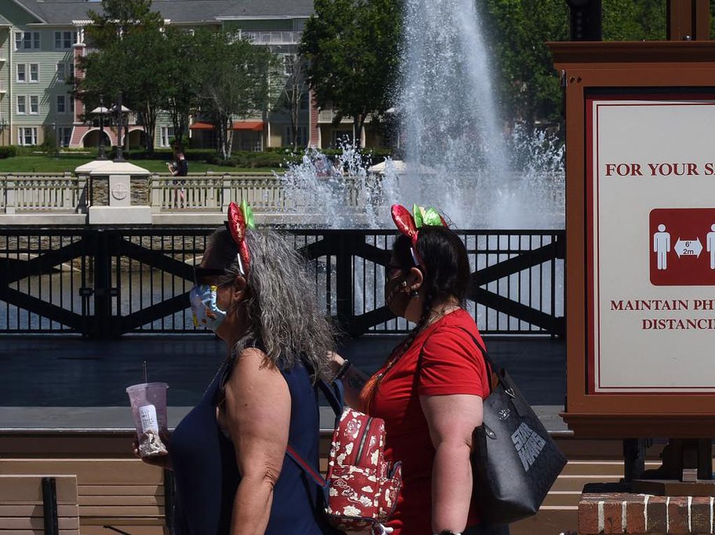 Disney World Akan Kembalikan Jam Ekstra Taman, tapi... Disney World Akan Kembalikan Jam Ekstra Taman, tapi...