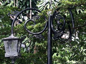 Musim Kemarau Sebabkan Lampu Jalan di Bandung Rusak